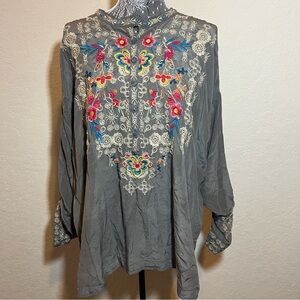 Biya Johnny Was Embroidered Gray Blouse Floral Design Tunic Women’s Size Small